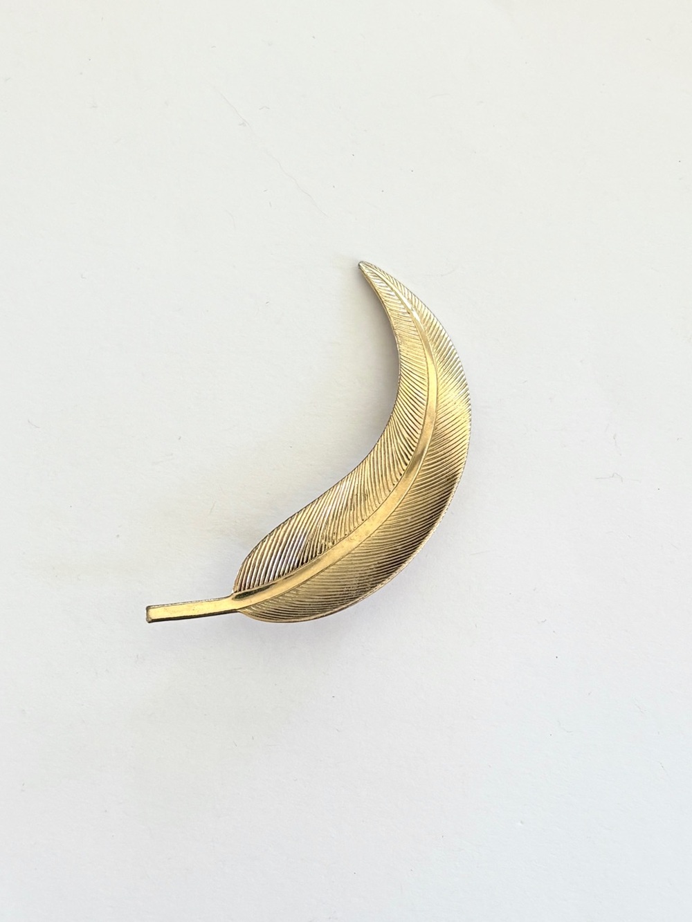 Vintage Gold tone curved Feather Brooch Pin